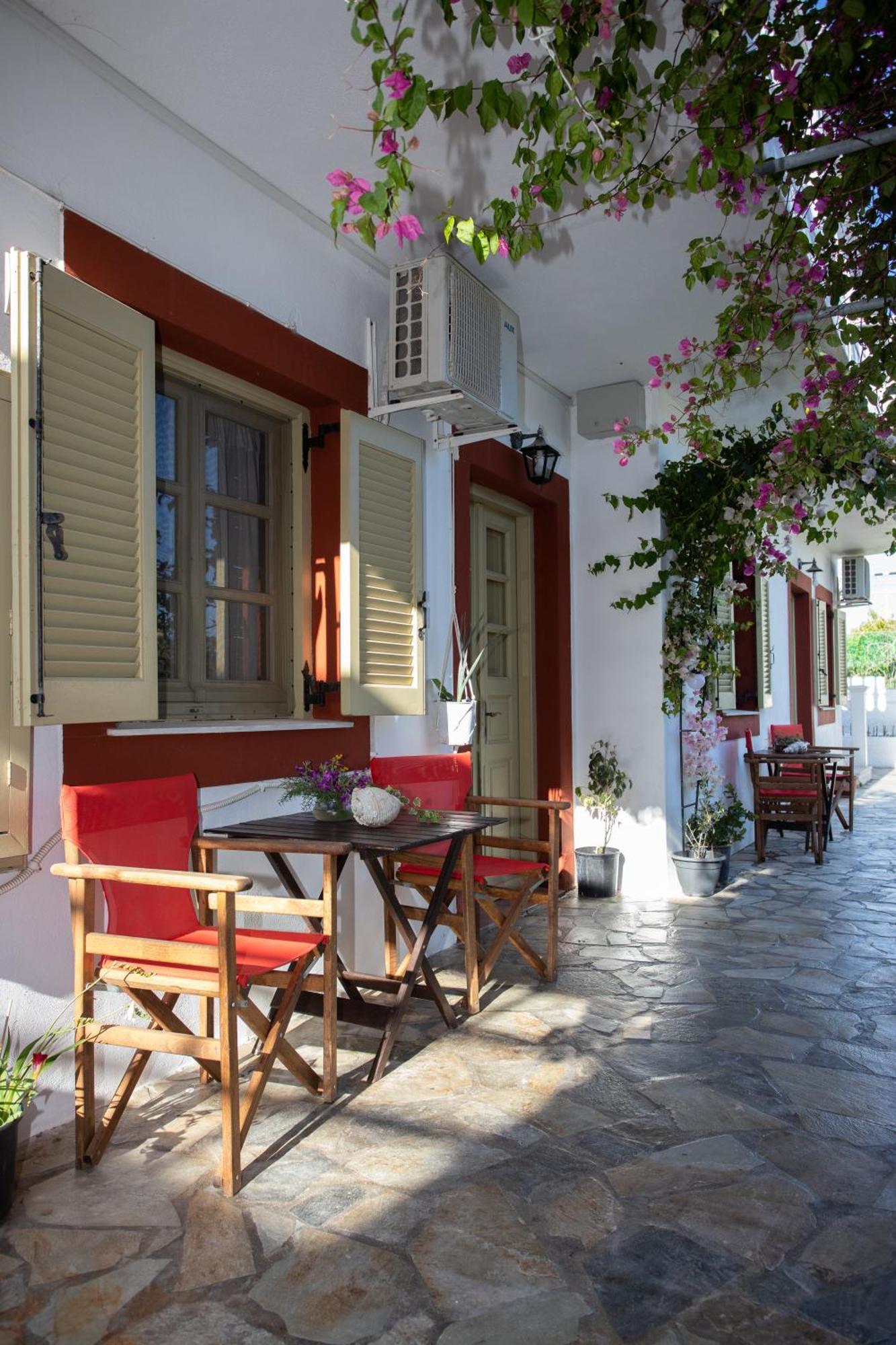 Flowers Studios Skala  Ngoại thất bức ảnh